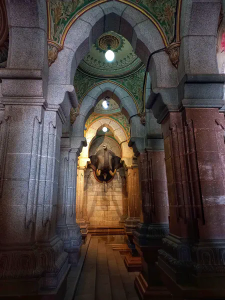 All kings of the Wadiyar dynasty were fond of hunting. The 25th king of the Wadiyar dynasty - Jayachamaraja - shot down two elephants in 1955 in the jungles of Kodagu (also known as Coorg), and their heads were mummified, and after treating them with chemicals they were mounted here for display.